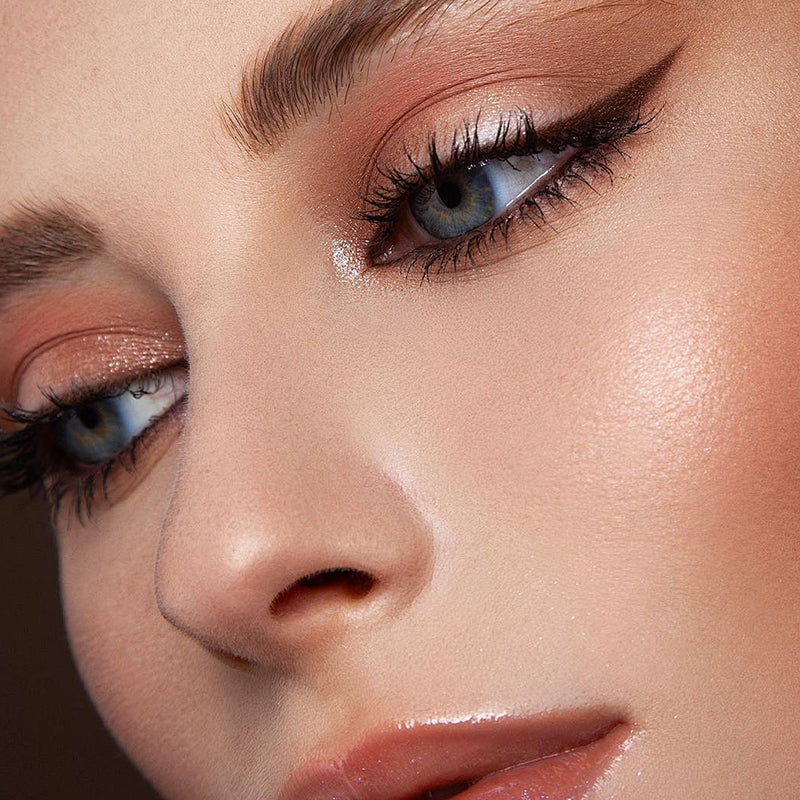 šLAST DAY PROMOTION - 50%OFF š 2-in-1 Eye Shadow and Eyeliner with Blending Brush